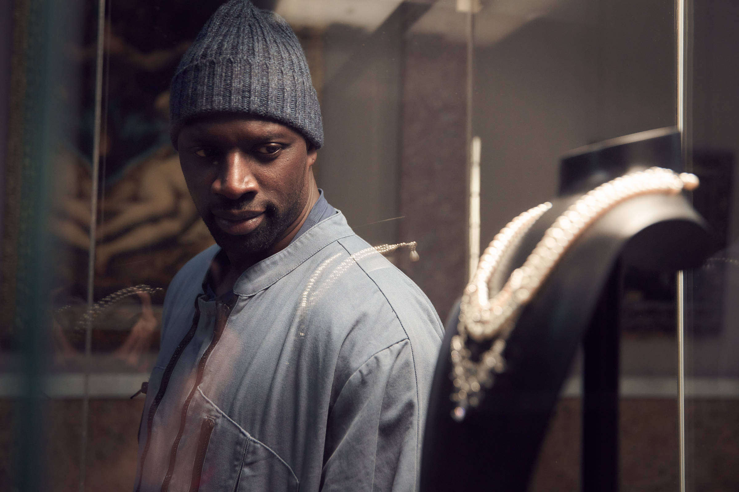 A nova temporada de Lupin, com oito episódios, terá surpresas, segundo Omar Sy. (Foto: Emmanuel Guimier/Netflix)