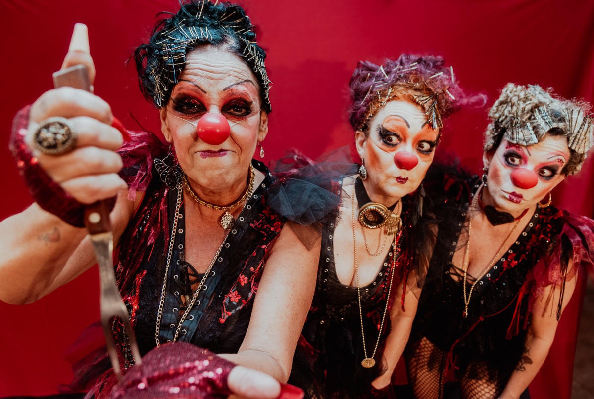 Pioneiro, o grupo de palhaçaria As Marias da Graça celebra aniversário na Cidade das Artes (Foto: Divulgação/Carolina Spork)