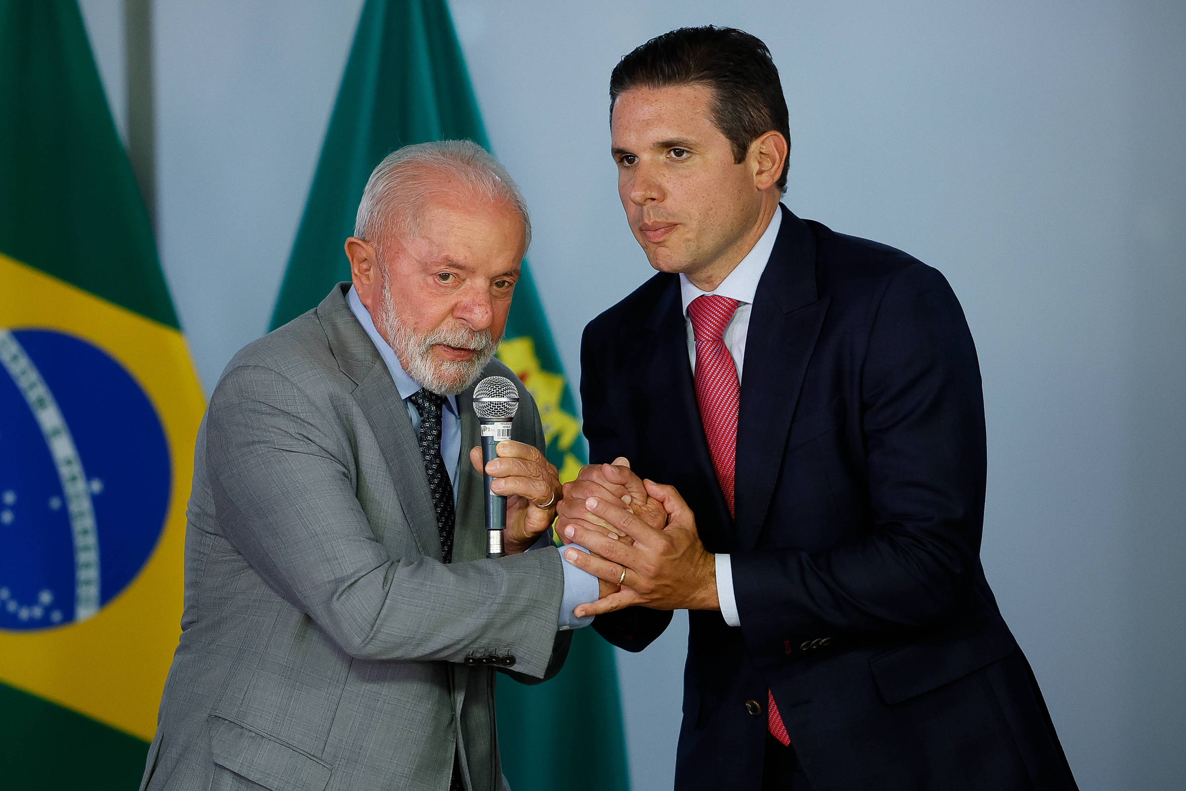 Lula busca apoio no Congresso após desafios com o IOF e propostas de isenção tributária