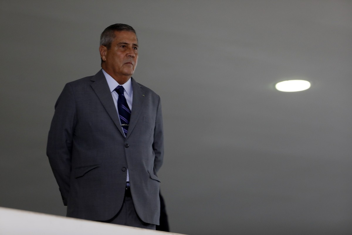 Defesa de Braga Netto solicita nova soltura ao STF e critica prisão do general
