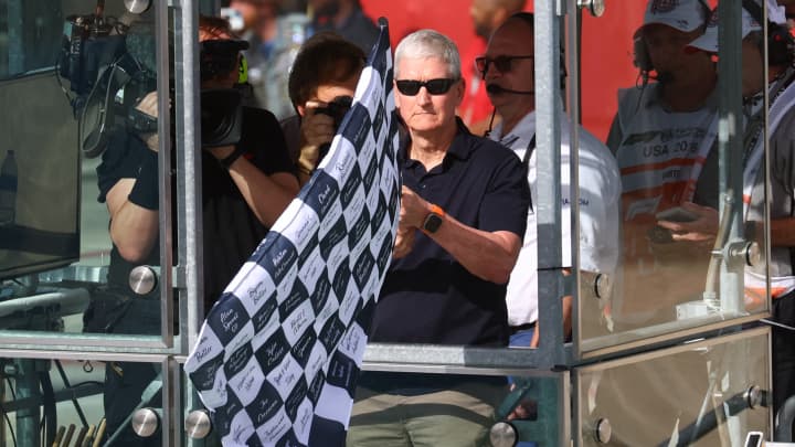 Apple conquista vitória significativa com 'F1', mas enfrenta desafios com IA