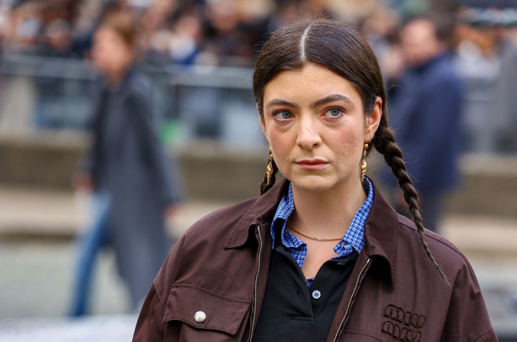 Lorde provocou sua próxima era em uma mensagem de voz de três minutos no WhatsApp para os fãs, na qual disse que "tudo está prestes a mudar". (Foto: Reprodução)