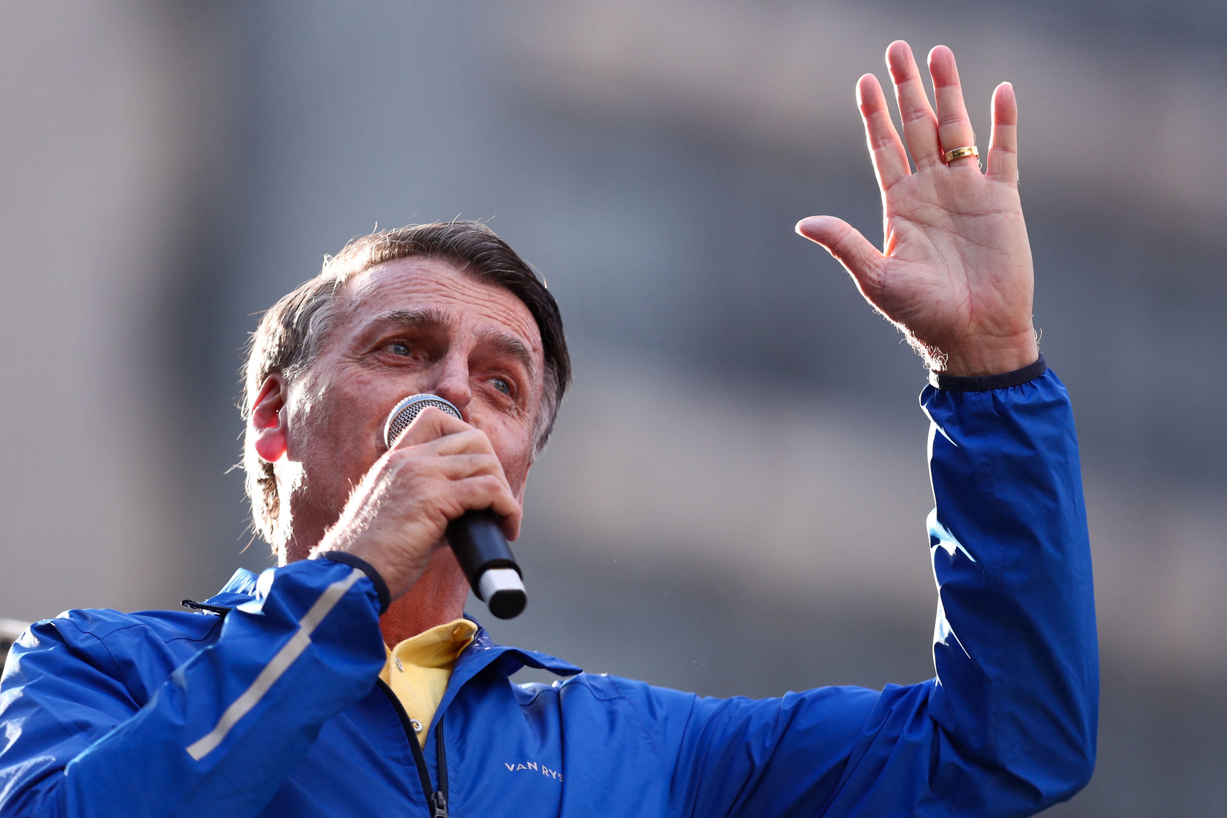 Bolsonaro critica investigação da PF e desmarca reunião com embaixadores