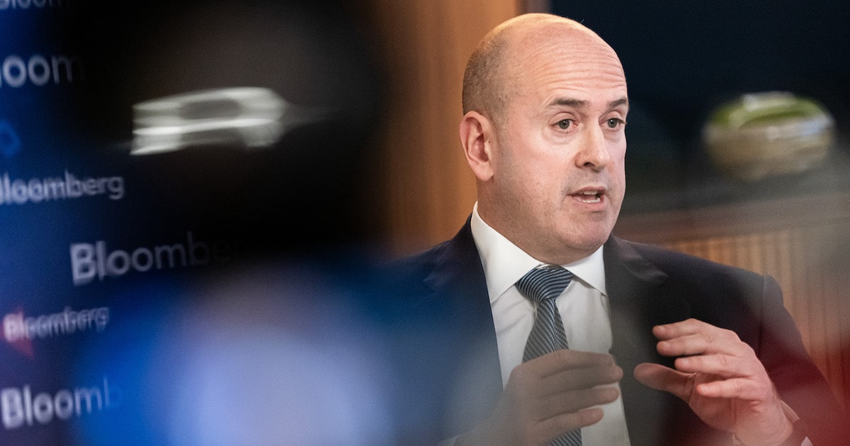 Carlyle reestrutura liderança e nomeia três novos copresidentes