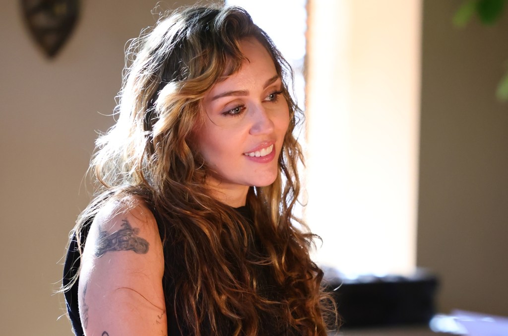 Miley Cyrus anuncia transformação em sua carreira após lançamento de álbum
