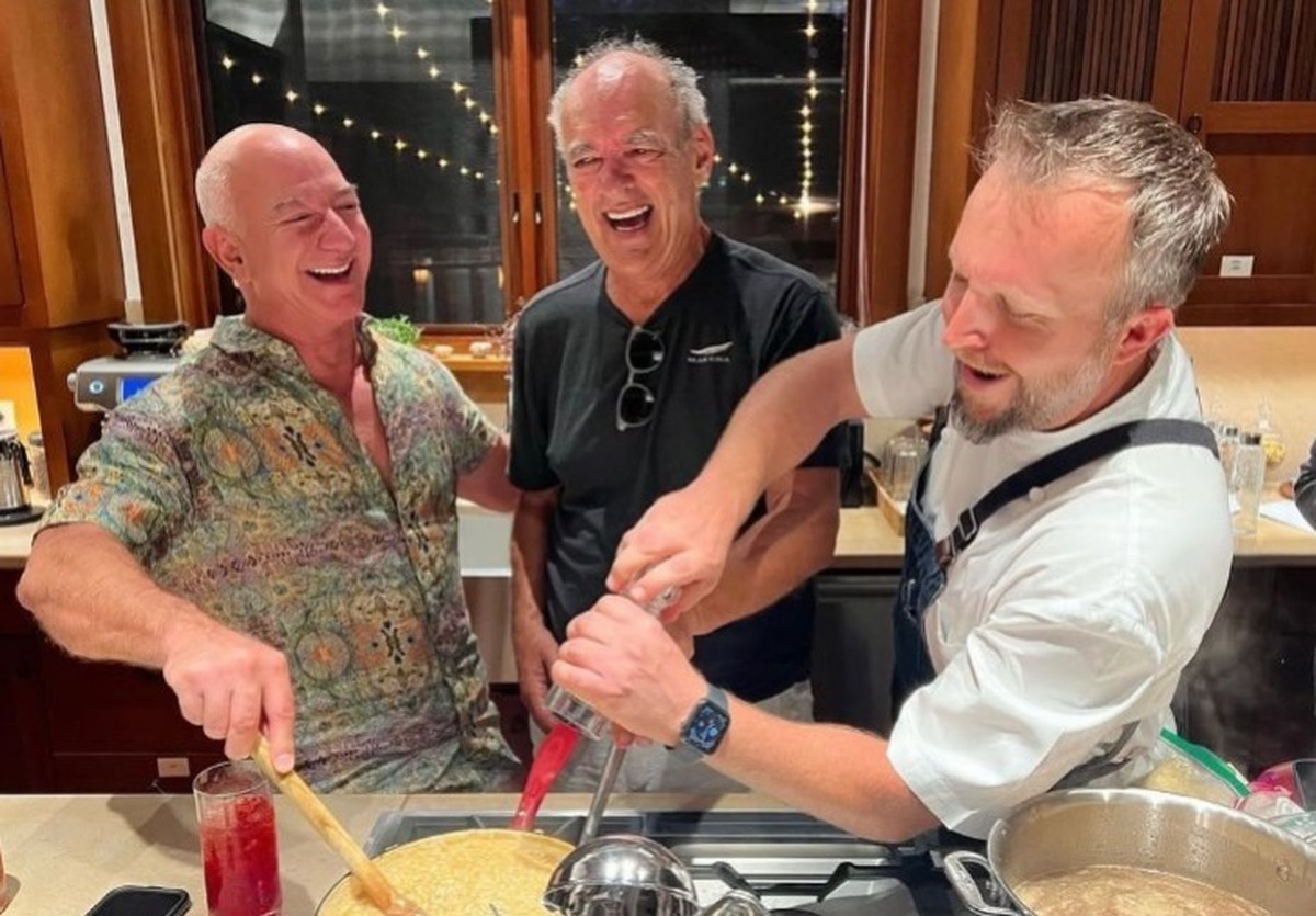 Jeff Bezos fez festas antes de se casar com a jornalista Lauren Sánchez (Foto: Reprodução)