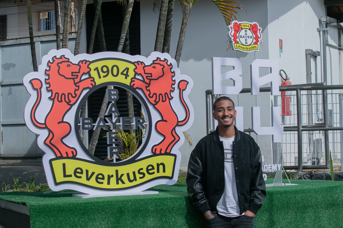Arthur destaca diferenças físicas após transferência para o futebol europeu no Leverkusen