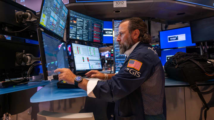 Títulos de Treasurys dos EUA caem antes da divulgação de dados de inflação de junho