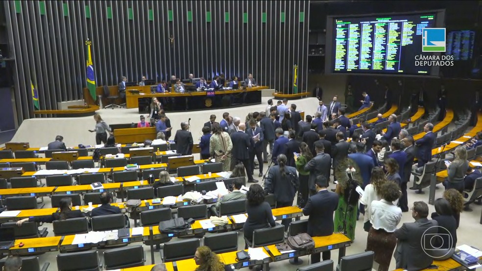 Lula veta mudanças no licenciamento ambiental e protege quilombolas e Mata Atlântica