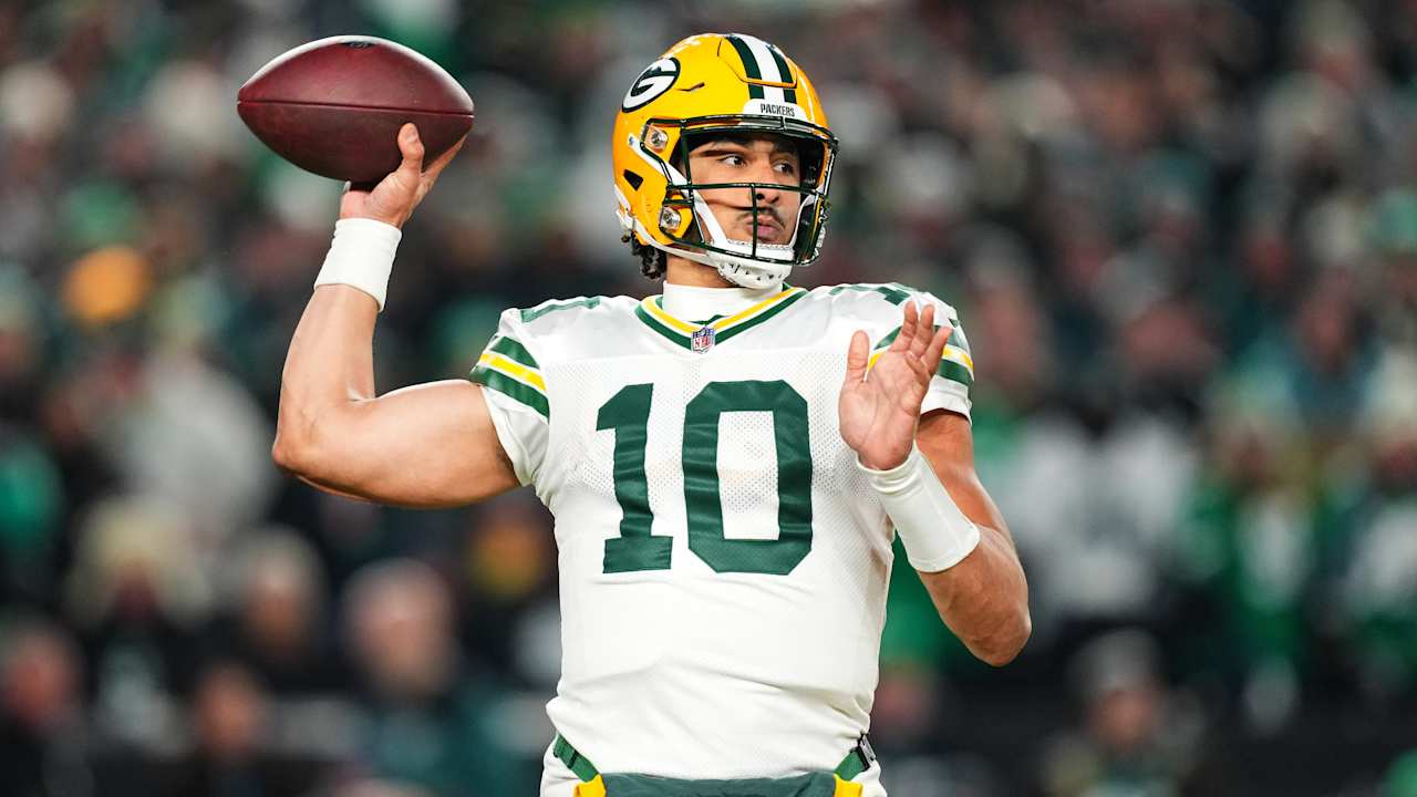 Jordan Love busca silenciar críticas após temporada de altos e baixos no Packers