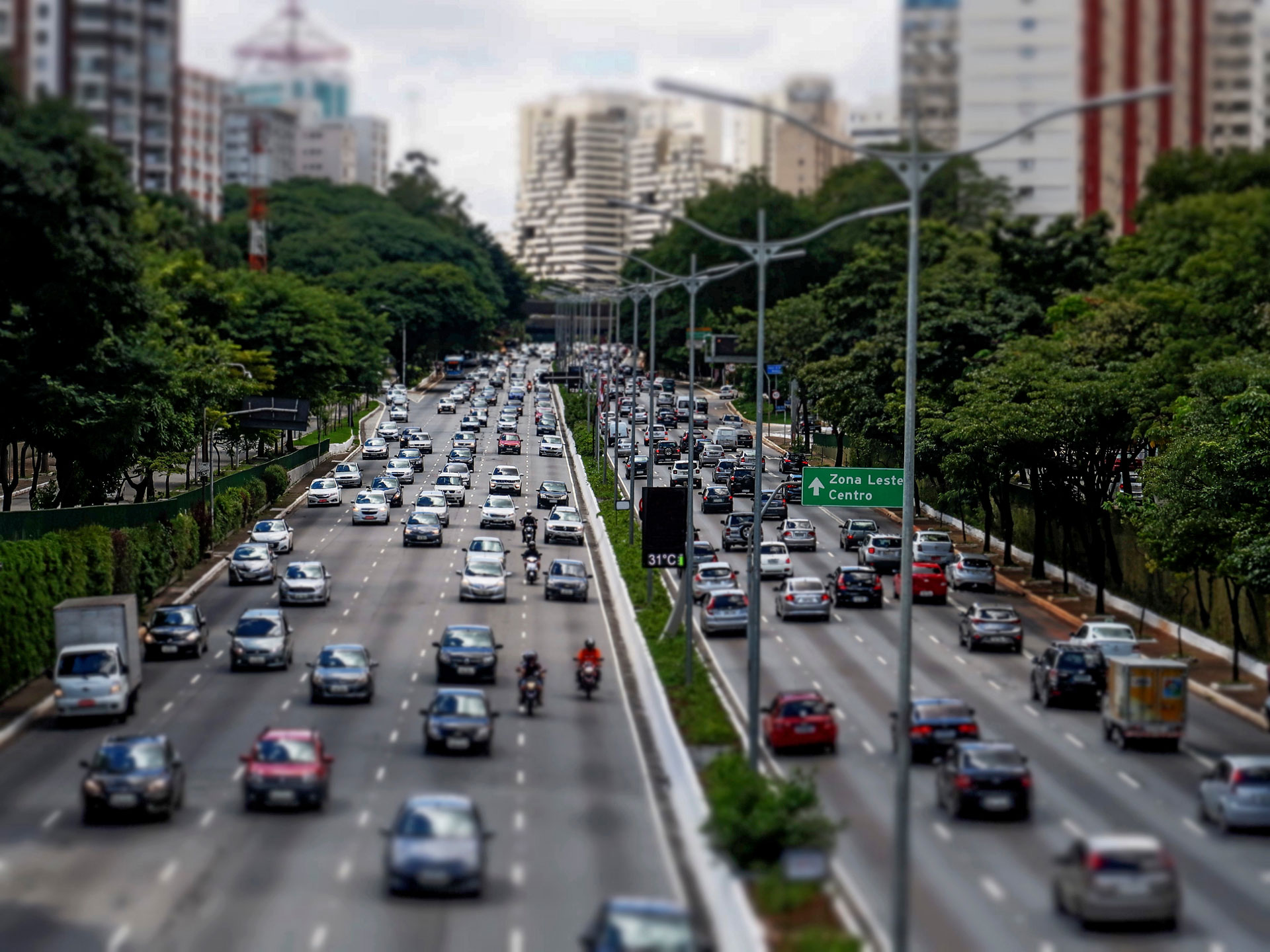 Seguro de moto tem alta acumulada em 2023, enquanto carro mantém preços estáveis
