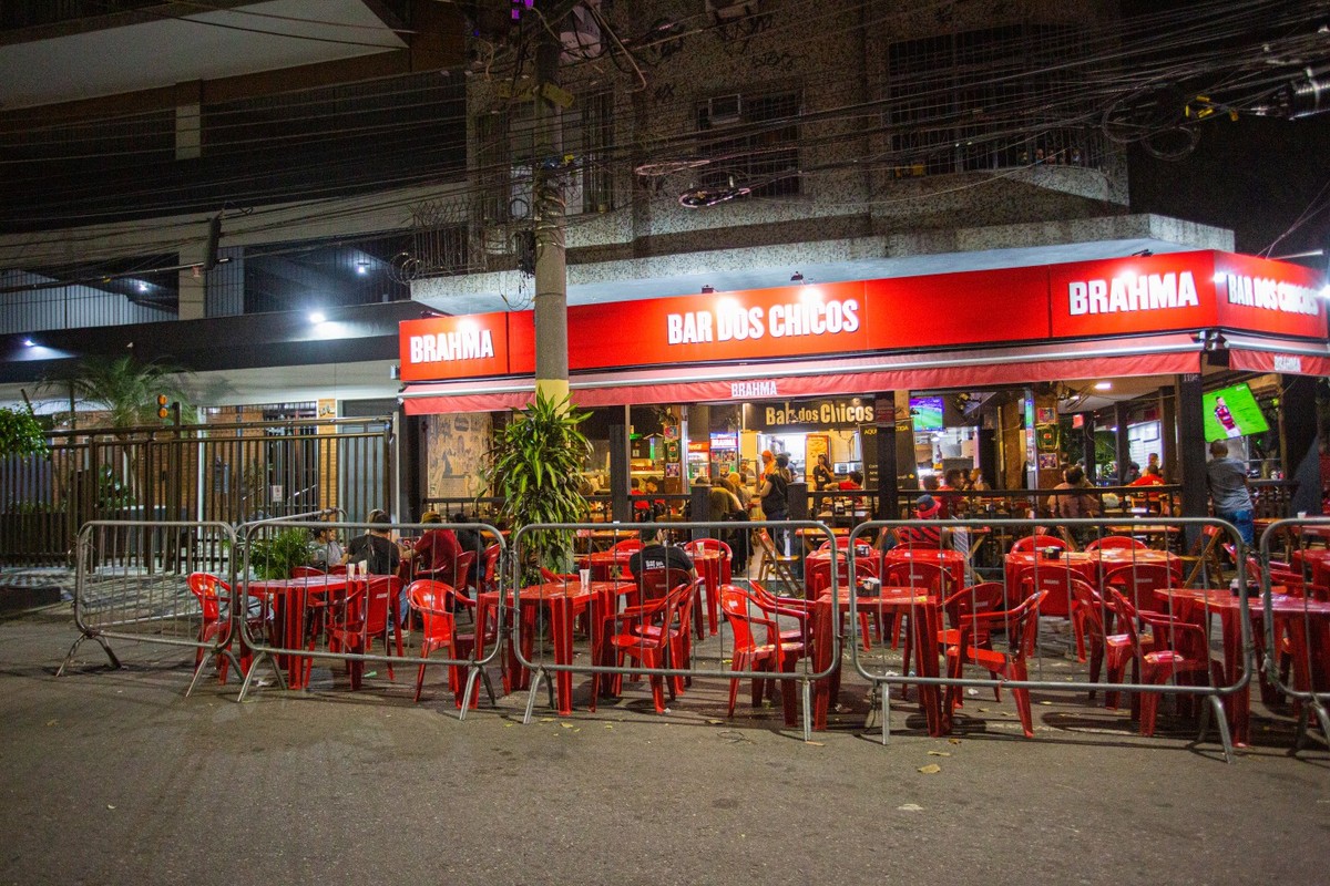Bares e restaurantes enfrentam queda de 1,6% nas vendas em abril