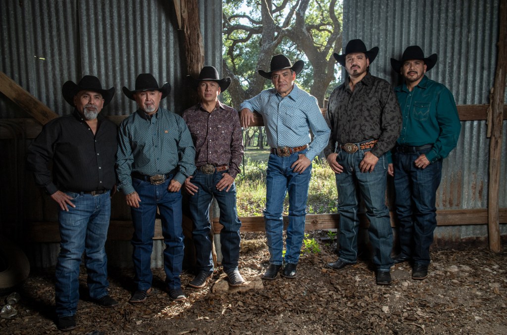 Intocable conquista 21ª posição de destaque nas paradas de música mexicana