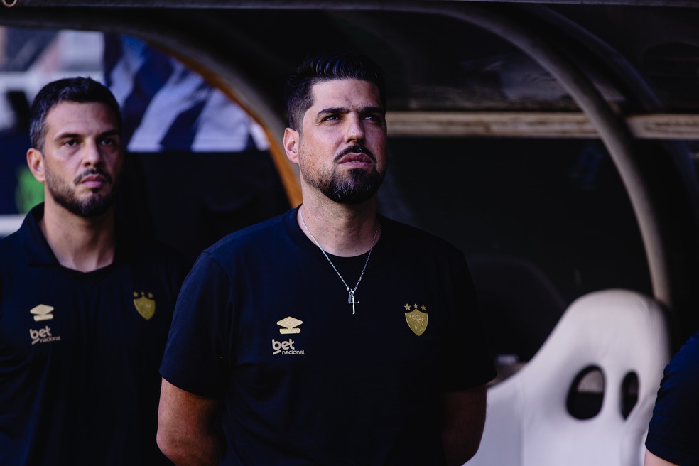António Oliveira, técnico do Sport (Foto: Paulo Paiva/ Sport Recife)