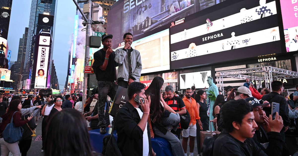 Cidades brasileiras disputam título de 'Times Square' em competição acirrada