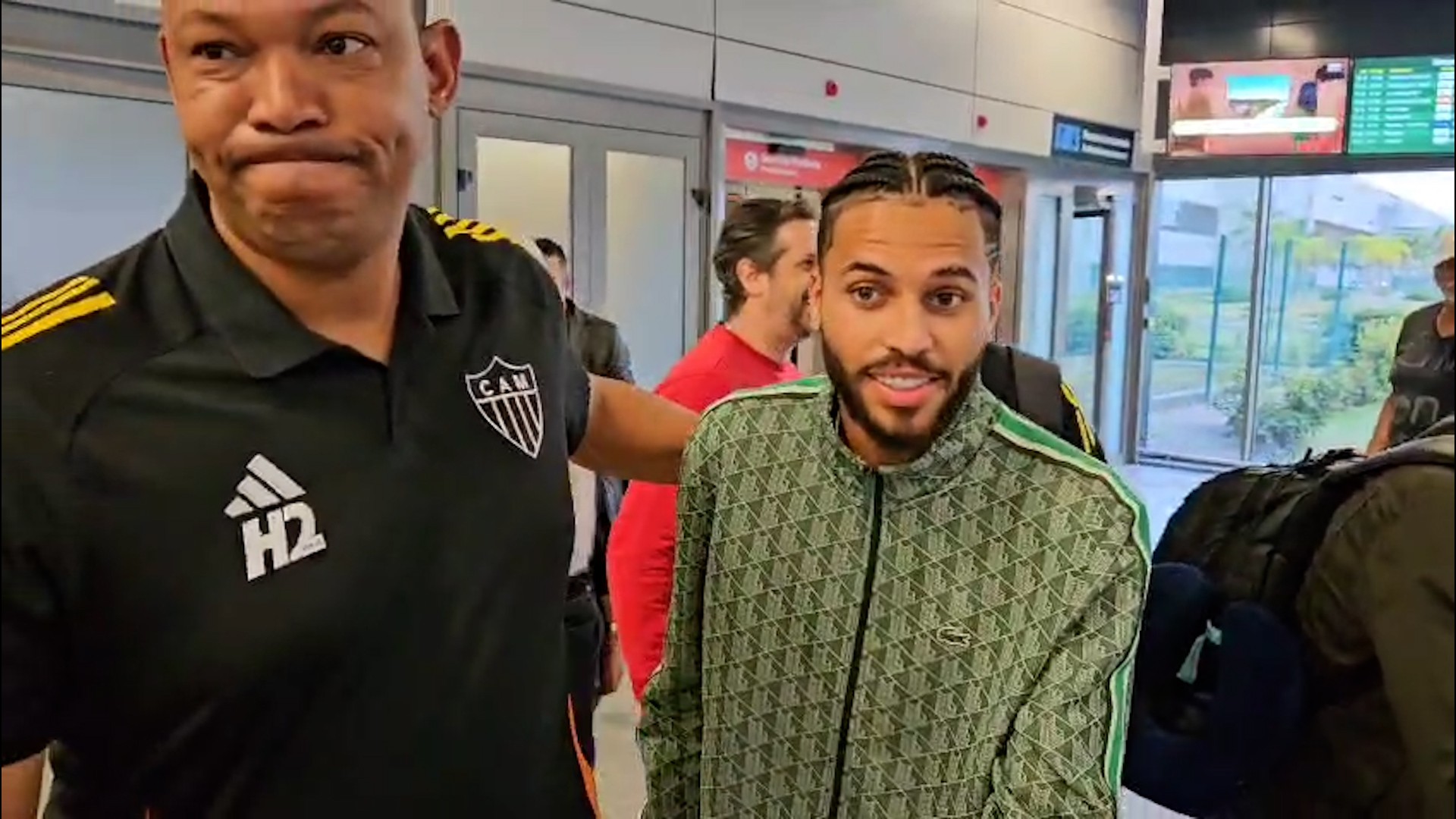 Alexsander desembarca em Belo Horizonte para negociar com o Atlético-MG