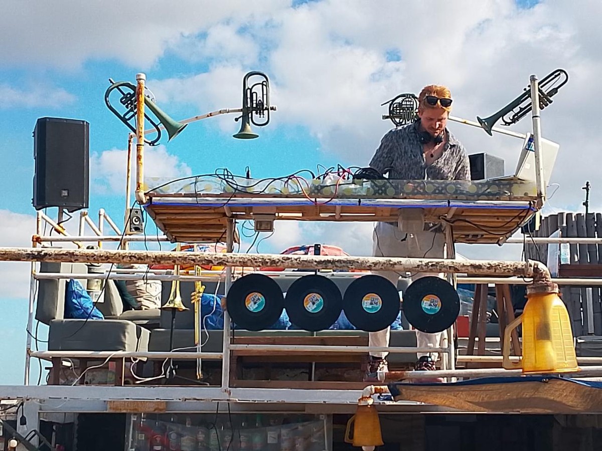Cuba Hi-Tech transforma Havana com snacks, DJ e coquetéis autorais na capital