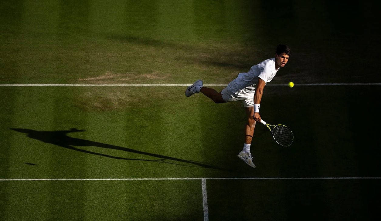 Alcaraz e Rublev duelam na partida decisiva de domingo em Wimbledon