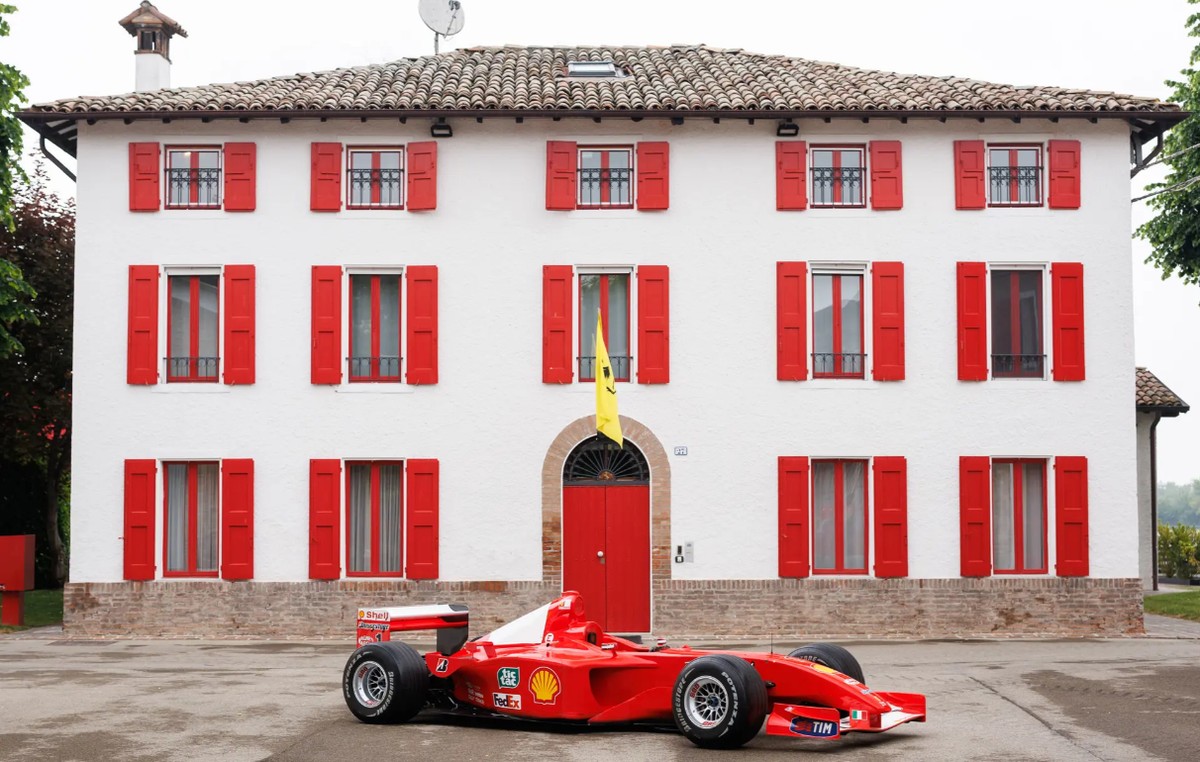 Carro dirigido por Michael Schumacher em Mônaco em 2001 foi leiloado neste sábado. (Foto: Divulgação Sotheby's)