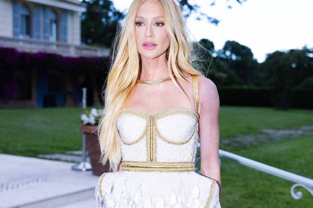 Marina Ruy Barbosa surpreende com look ousado e braço roxo em Cannes