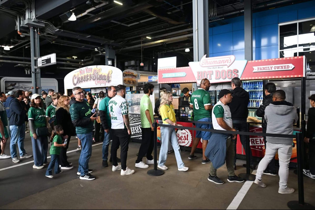 Preços de comida e bebida no Mundial de Clubes: hot dog a R$2 e cerveja a R$19