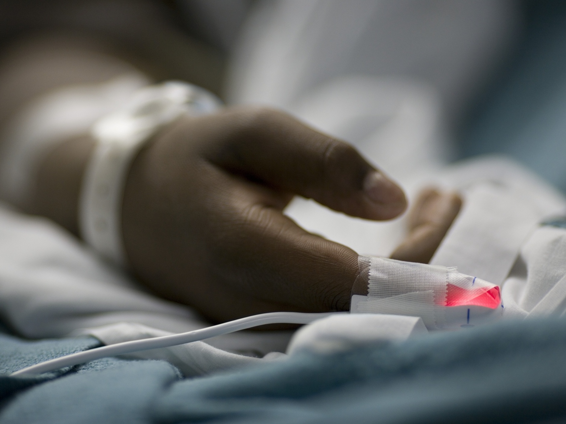 Dezenas de pacientes vivos quase têm órgãos retirados para doação nos EUA