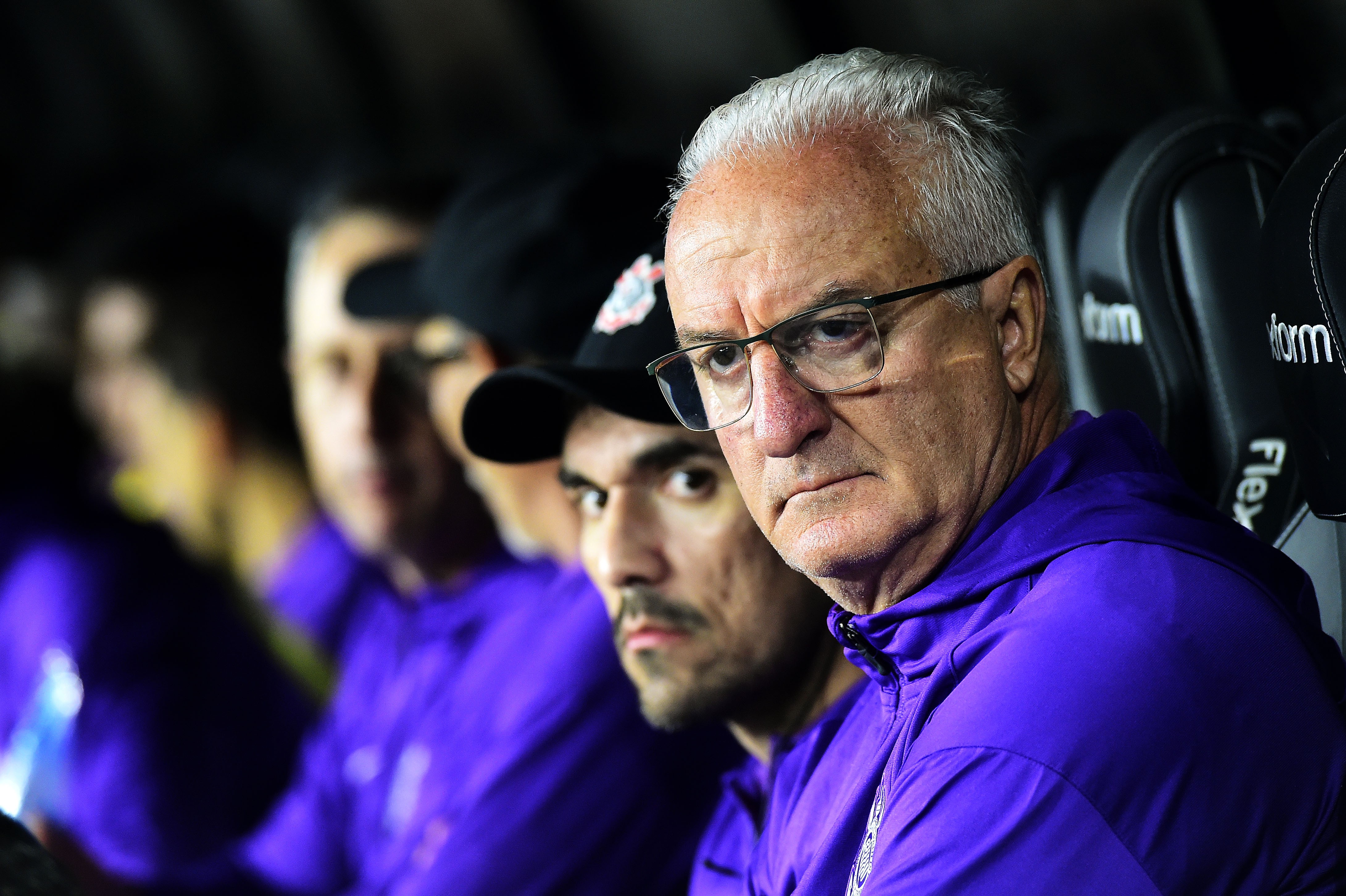Dorival Júnior ganha tempo para ajustar o Corinthians após sequência de resultados ruins