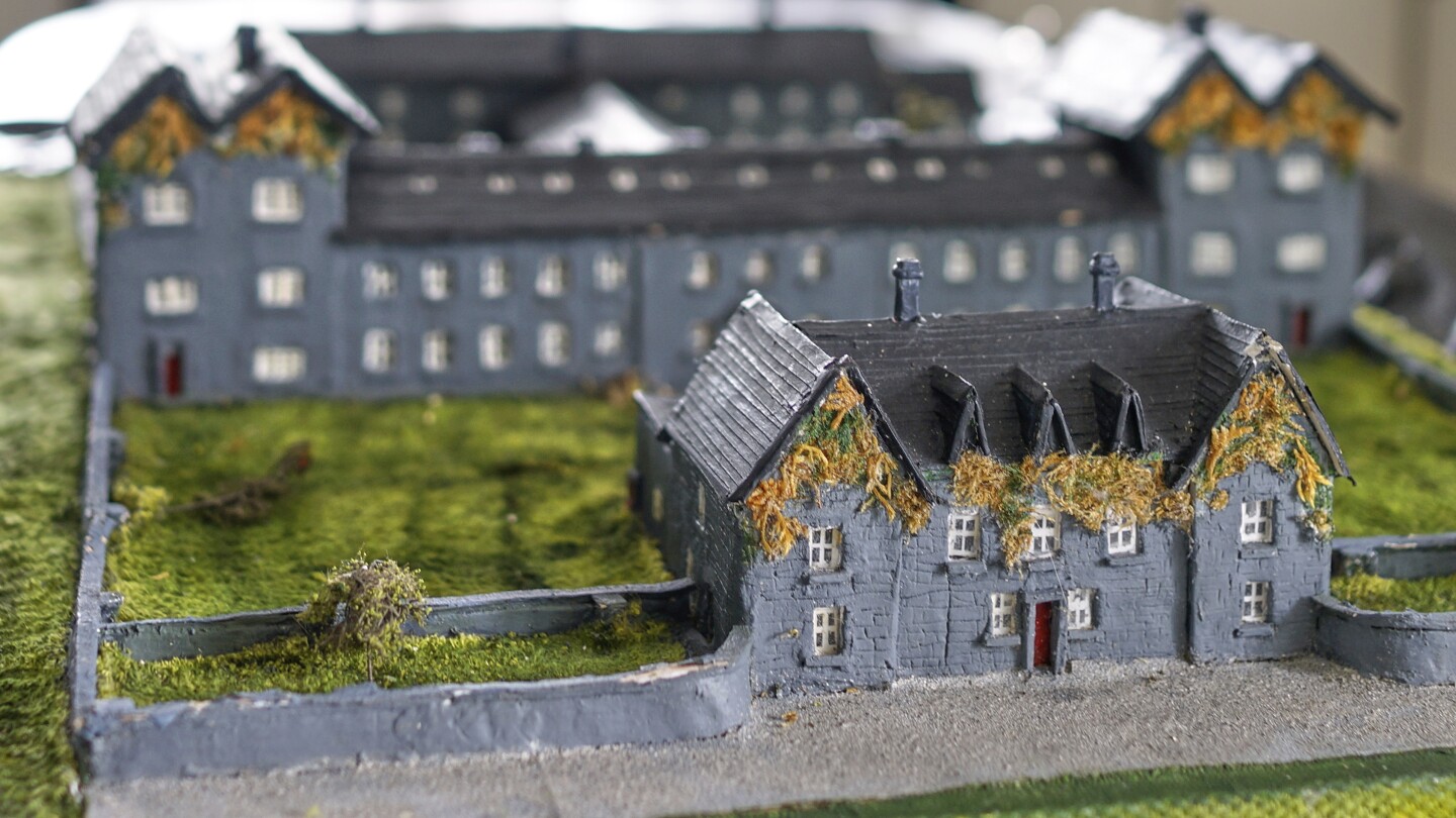 História sombria das casas para mães e bebês na Irlanda é revelada em cronologia