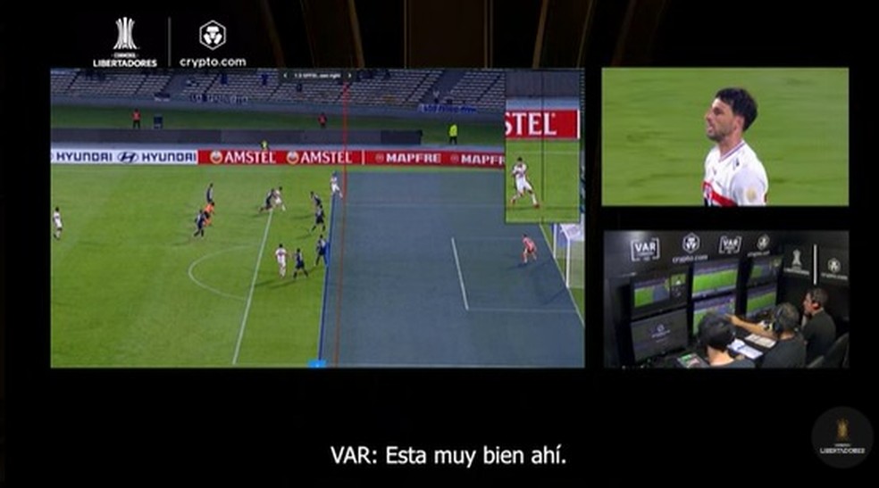Conmebol revela diálogo do VAR sobre anulação de gol de Calleri em jogo do São Paulo