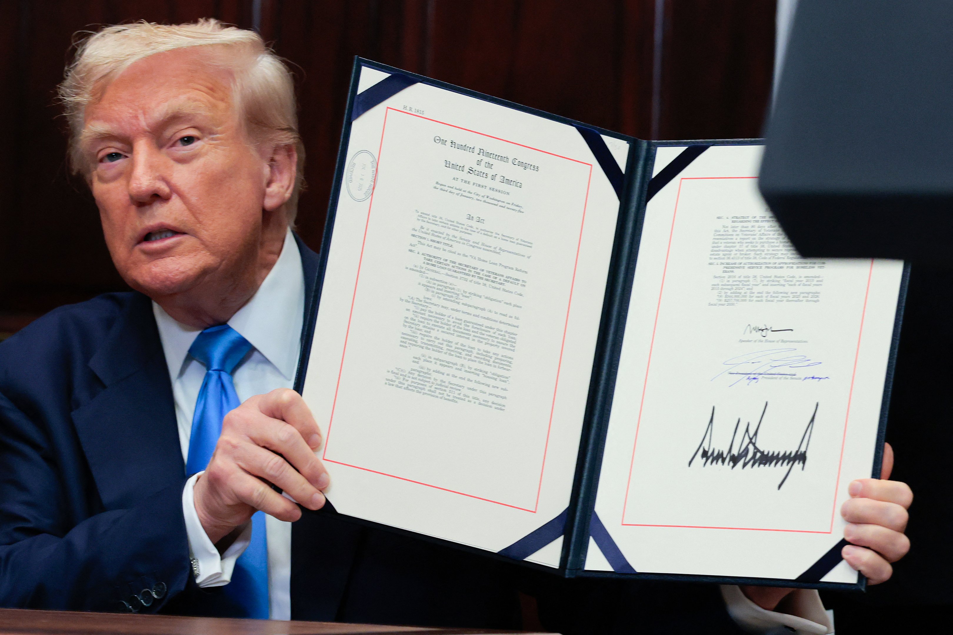 Trump impõe tarifas e 41% das importações americanas permanecem sem acordo comercial