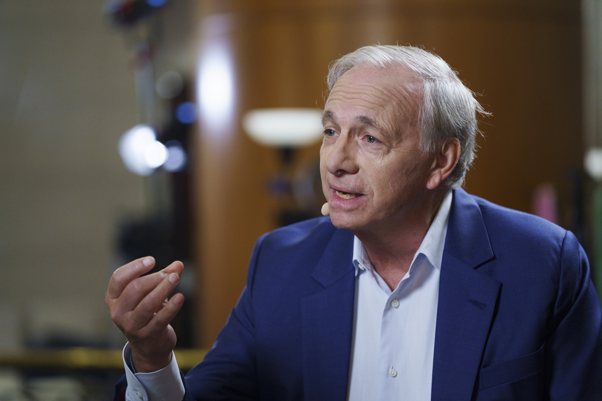 Ray Dalio alerta sobre o impacto da turbulência nos mercados e a confiança nos EUA
