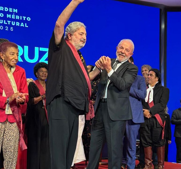 Lula entrega maior honraria da cultura brasileira ao fundador do Samba do Trabalhador