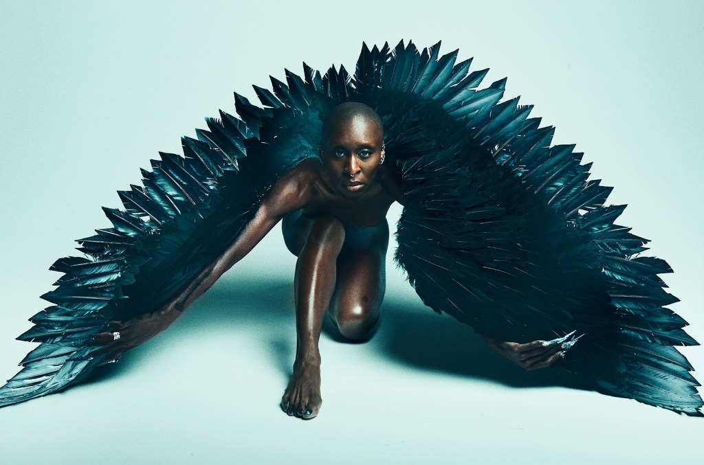 Bem-vindo ao Queer Jams of the Week, uma seleção semanal de novas músicas de artistas LGBTQ+, incluindo Cynthia Erivo, Betty Who e outros. (Foto: Reprodução)