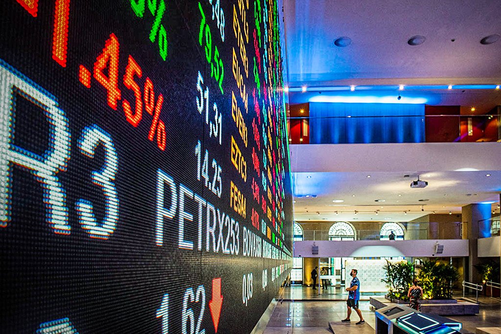Ibovespa inicia o dia em queda com cautela em meio a incertezas externas