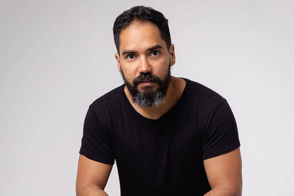 Influenciador critica elenco de 'Vale Tudo' e viraliza com suas análises