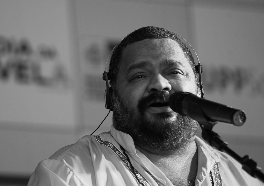Famosos prestam homenagens emocionadas ao legado de Arlindo Cruz após sua morte