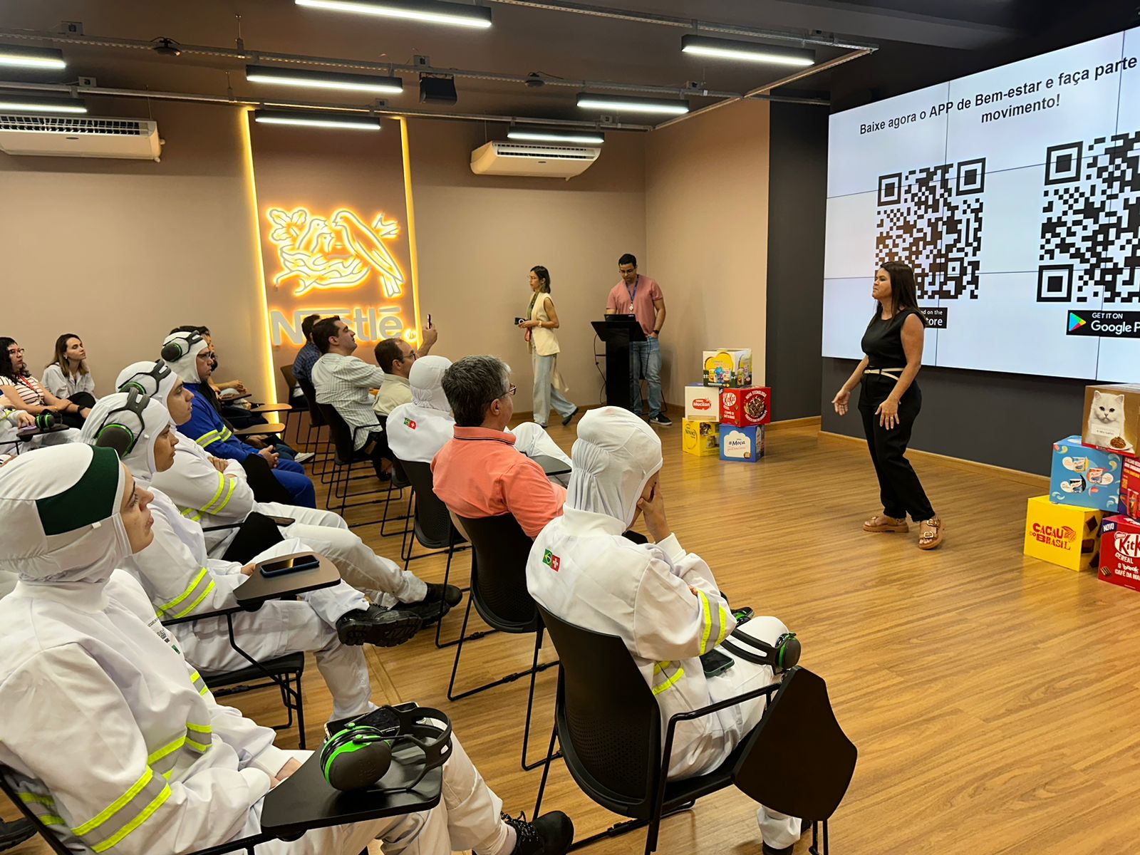 Funcionários da Nestlé fazem treinamento sobre bem-estar e saúde mental. (Foto: Divulgação/Nestlé)