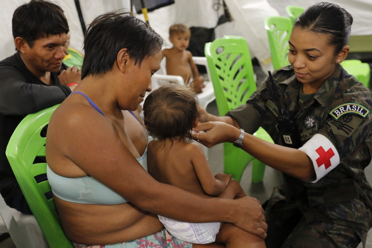 Atendimento aos indígenas Yanomami, em Boa Vista, Roraima (Foto: Agência Brasil)