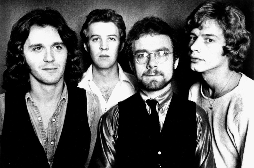 Gerente do King Crimson alerta sobre 'exaltação prematura' após rumores de álbum novo