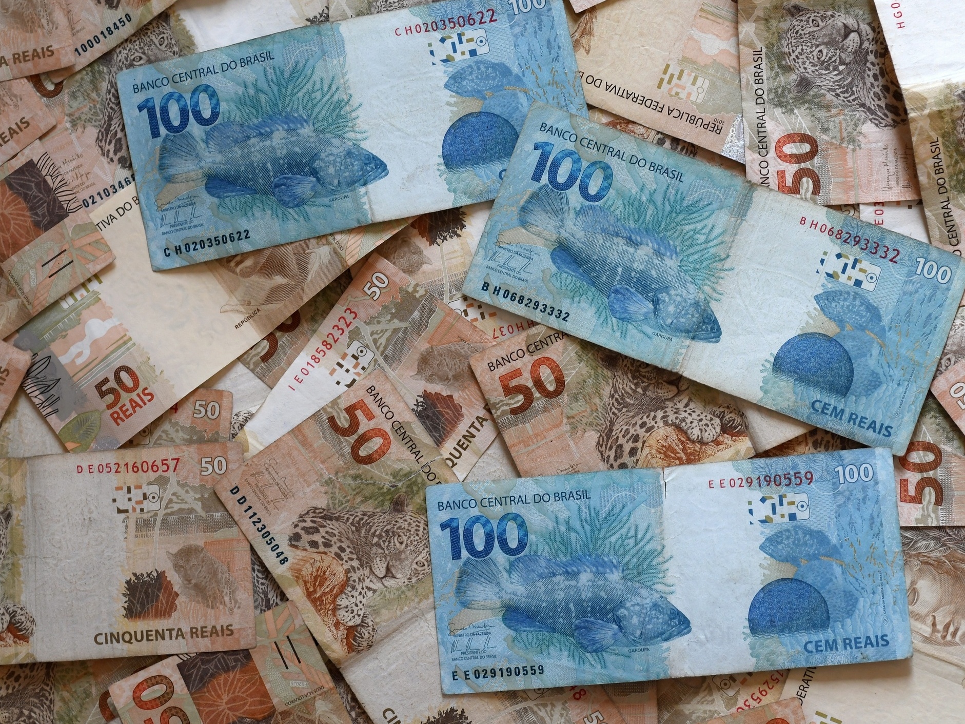 Números da Dupla Sena são sorteados e prêmio pode chegar a R$ 500 mil