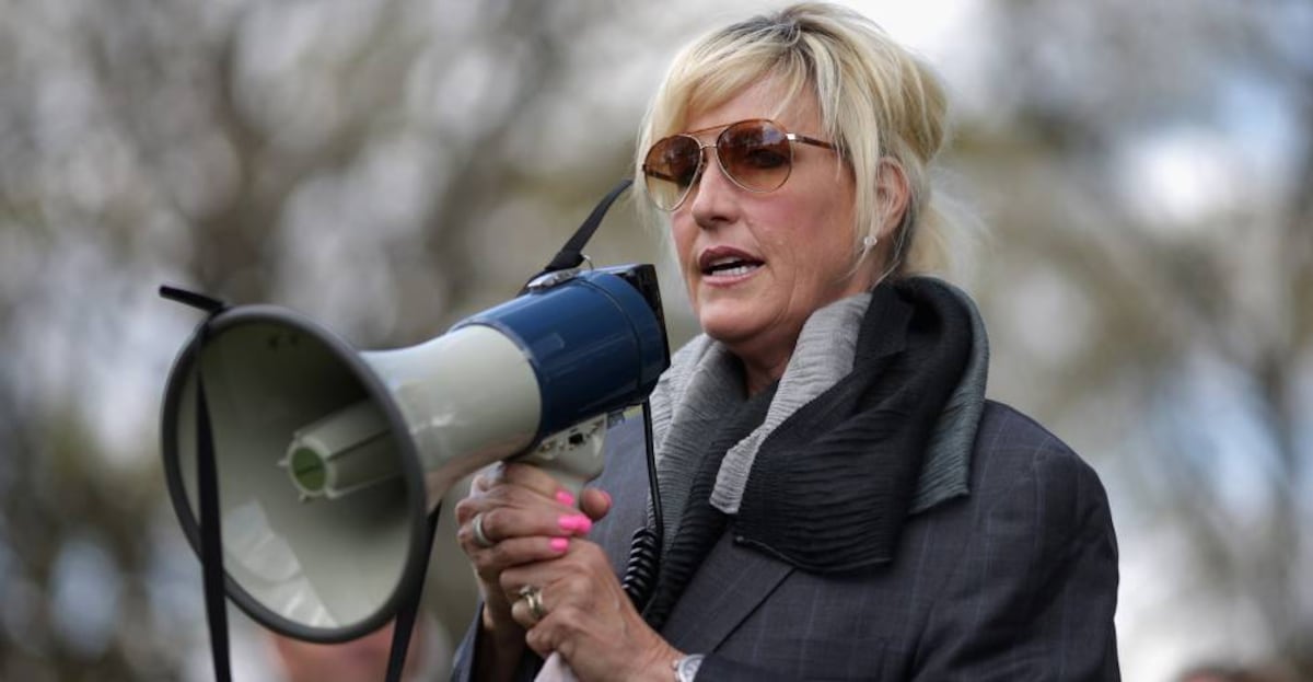 Erin Brockovich defende ações locais para enfrentar a crise climática