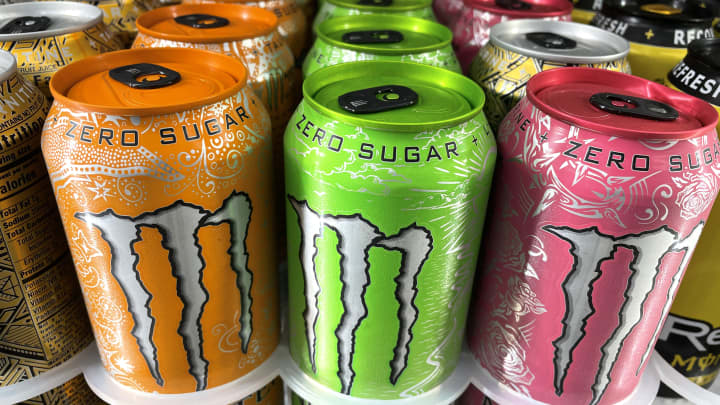 Ações em destaque ao meio-dia: Gilead, Monster, Trade Desk e mais se movimentam
