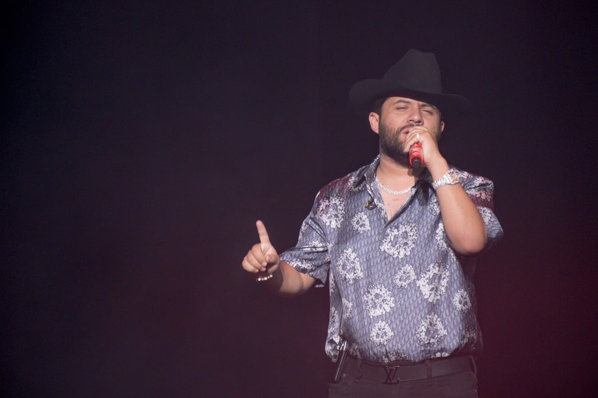 Luis R. Conríquez em um concerto em Sugar Land, Texas, em julho de 2023. (Foto: Getty Images)