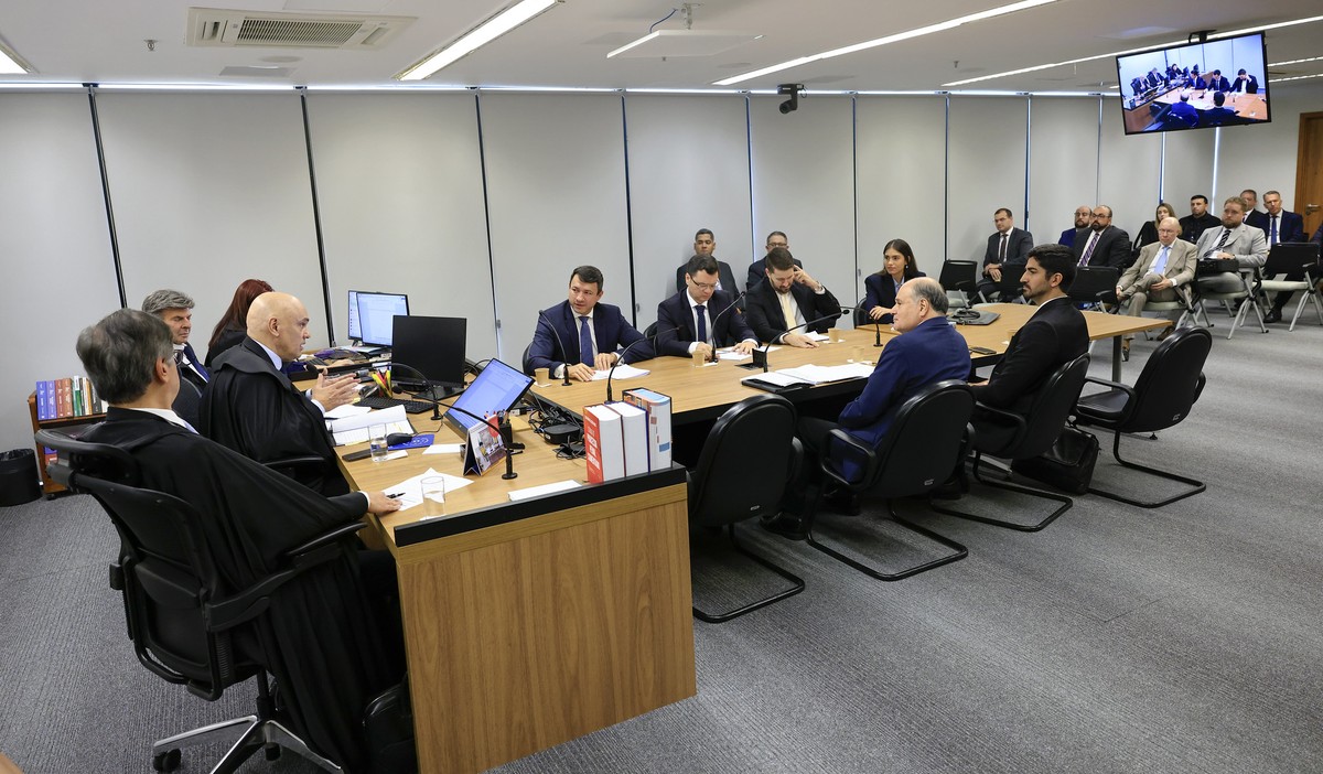 PGR analisa acareações em investigação sobre trama golpista