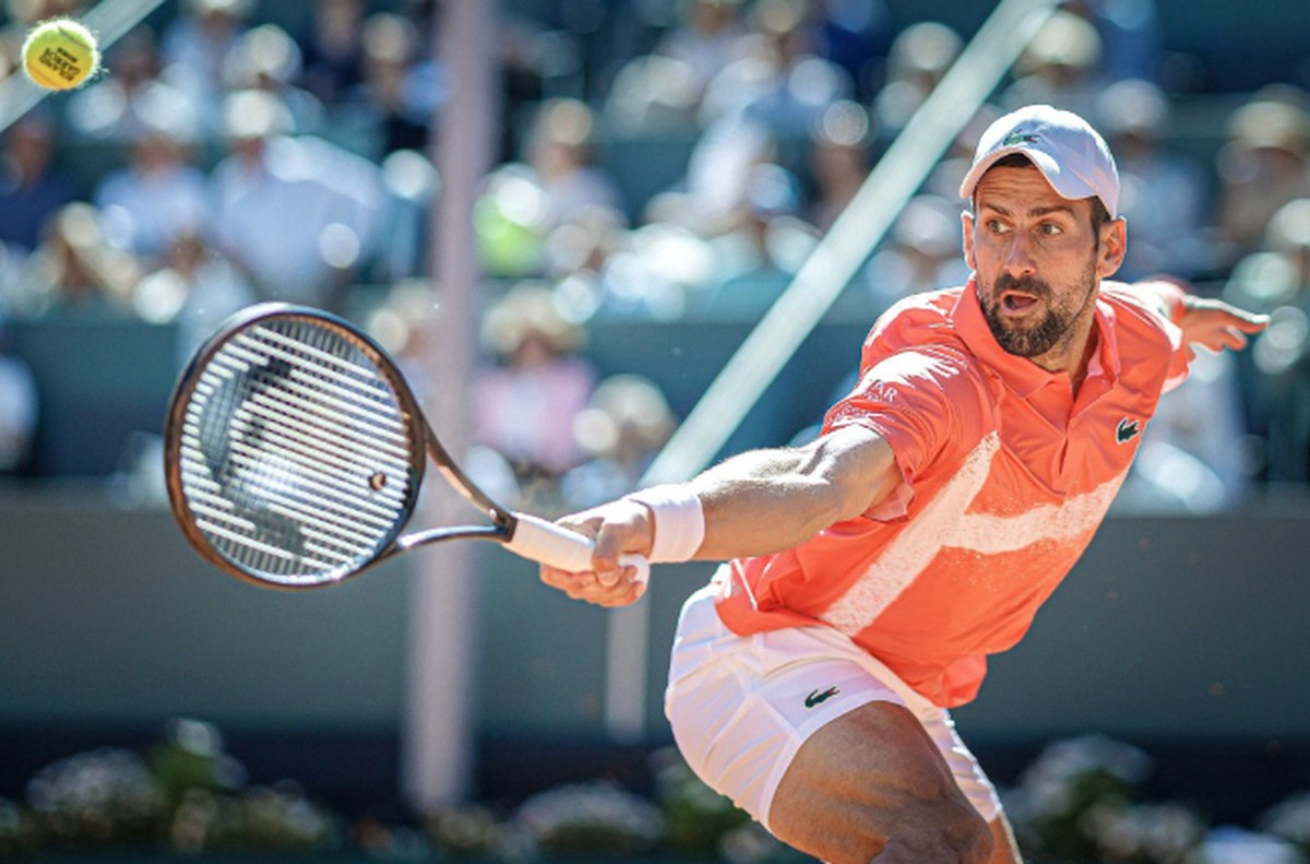 Djokovic atinge marca histórica ao conquistar 100º título da carreira em Genebra