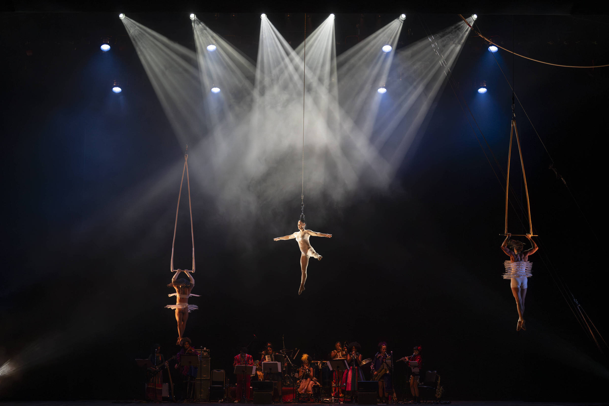 Festival de circo do Sesc SP celebra diversidade com acrobatas idosos e artistas LGBT+