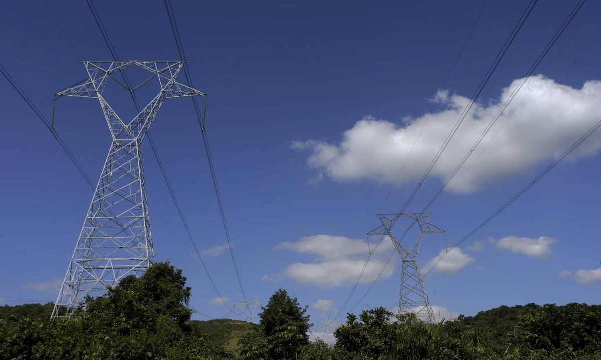 Aneel ativa bandeira vermelha 2 e eleva tarifas de energia em agosto