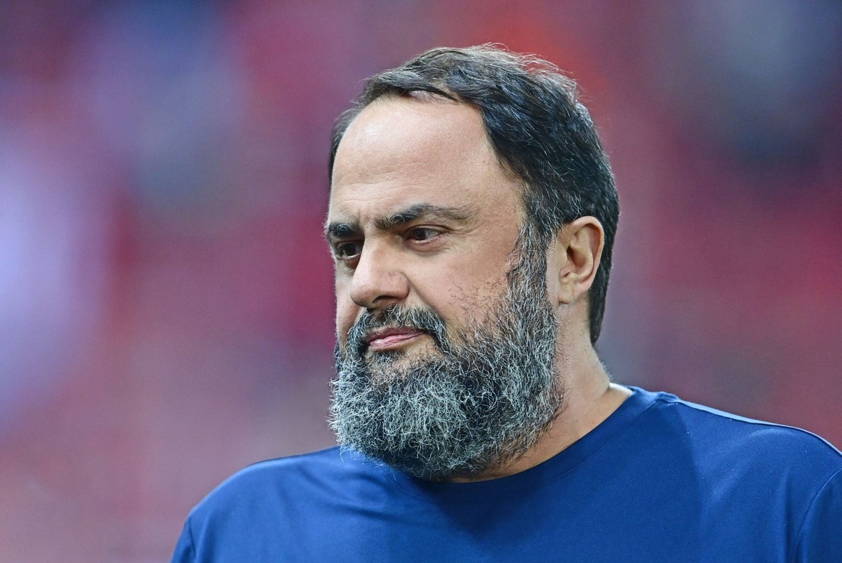 Marinakis apoia Textor na recompra do Botafogo, que não se unirá ao Nottingham Forest