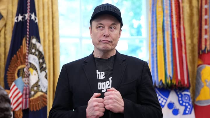 Temporada de resultados esquenta com Alphabet e Tesla na mira do mercado