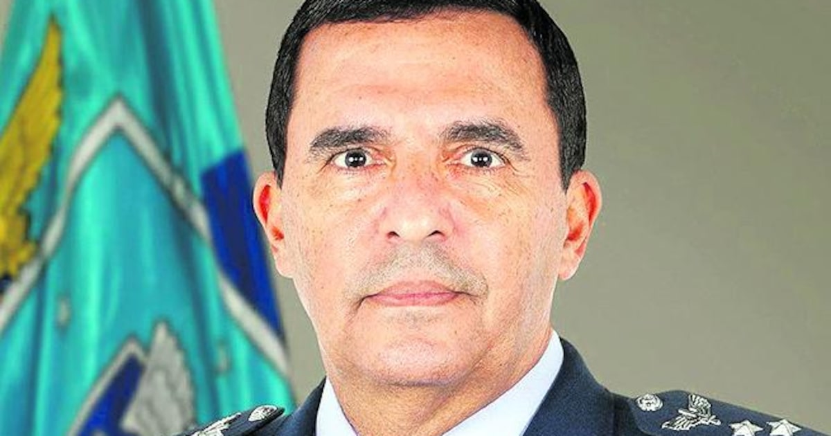 Ex-comandante confirma ao STF que alertou Bolsonaro sobre a integridade das urnas